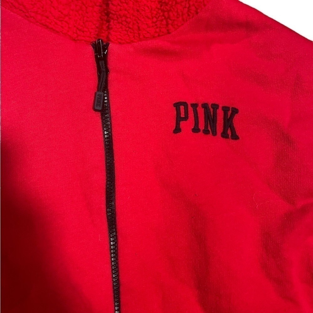 𝅺PINK VS reversible Sherpa hoodie red size xs/s